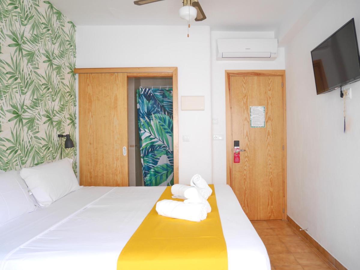 Nanit Rooms Ibiza Hostal Санта-Эулалия-дель-Рио Экстерьер фото