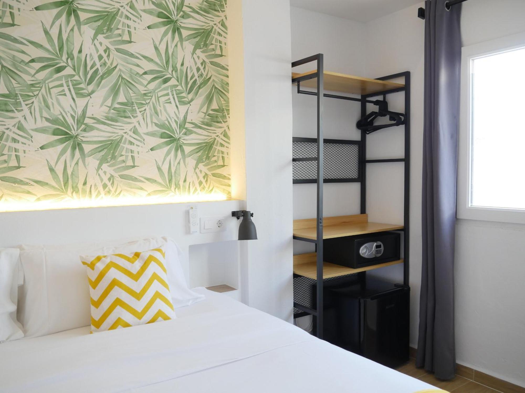 Nanit Rooms Ibiza Hostal Санта-Эулалия-дель-Рио Номер фото