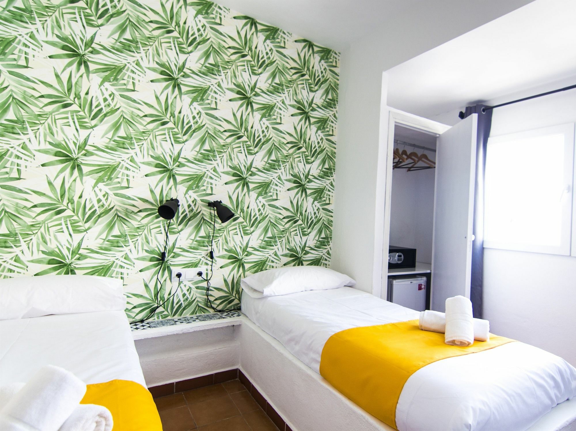 Nanit Rooms Ibiza Hostal Санта-Эулалия-дель-Рио Экстерьер фото